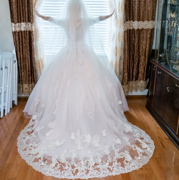 Authentic Allure Bridal 9114 - Picture 3 of 5